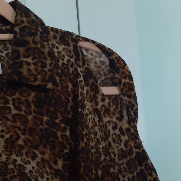 UNIF Animal Print Cut Out Blouse - S - Picture 4 of 6